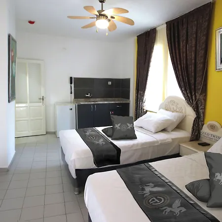 فندق Gold Twins Family 3*