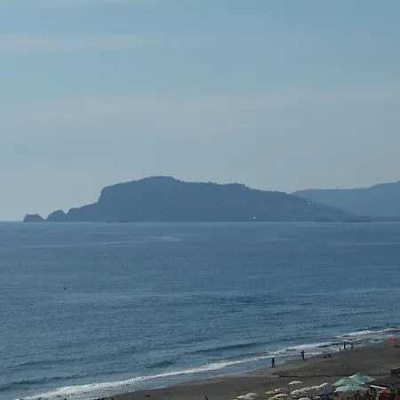 فندق Gold Twins Family