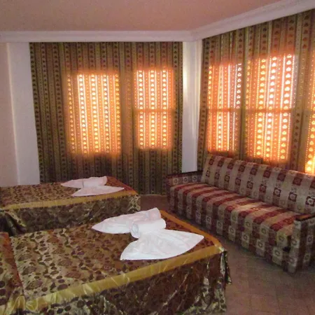 فندق Gold Twins Family 3*