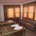 Hotel Gold Twins Family 3*