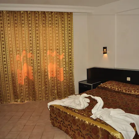 Gold Twins Family 3*