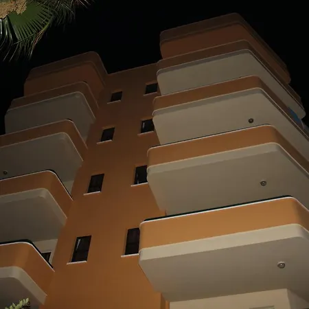 Ξενοδοχείο Gold Twins Family 3*