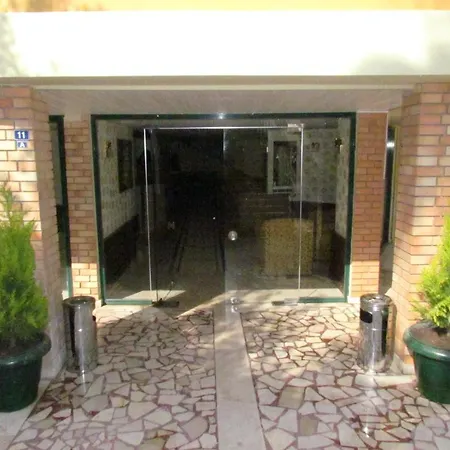 Gold Twins Family 3* Alanya