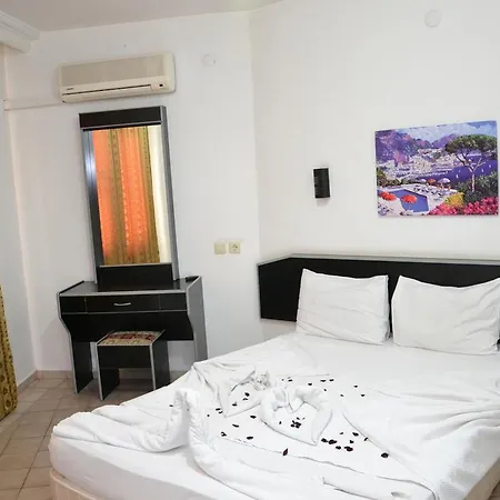 Gold Twins Family 3* Alanya