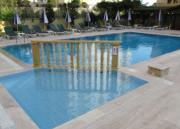 Gold Twins Family 3*