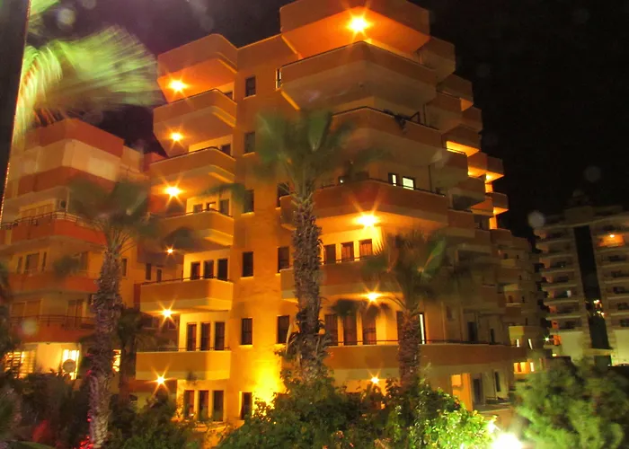 Gold Twins Family فندق