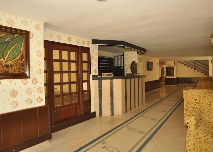 Gold Twins Family فندق 3*