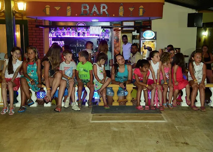 فندق Gold Twins Family