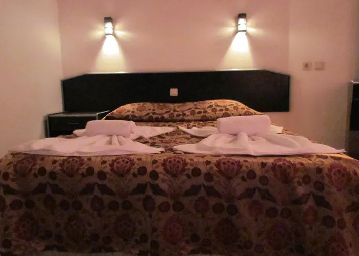 فندق Gold Twins Family