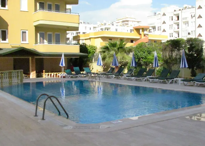 Hotel Gold Twins Family 3*