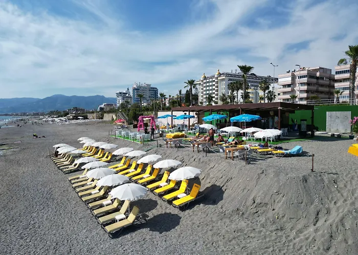 Hotel Gold Twins Family