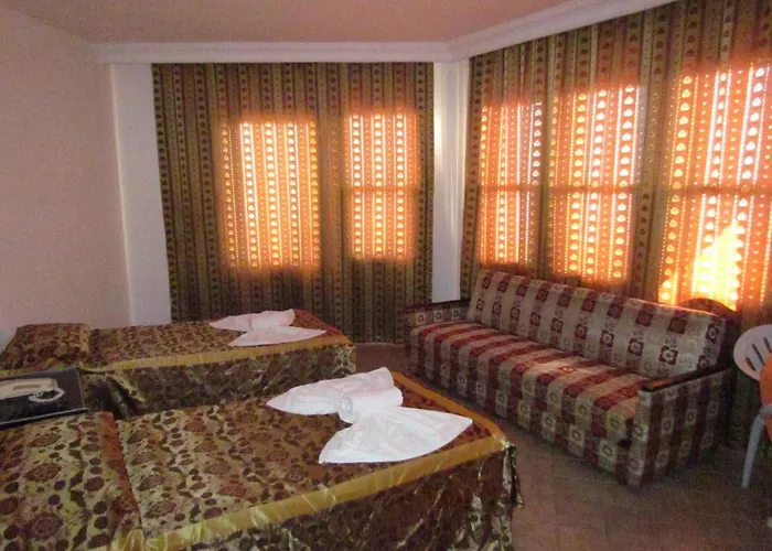 Hotel Gold Twins Family 3*